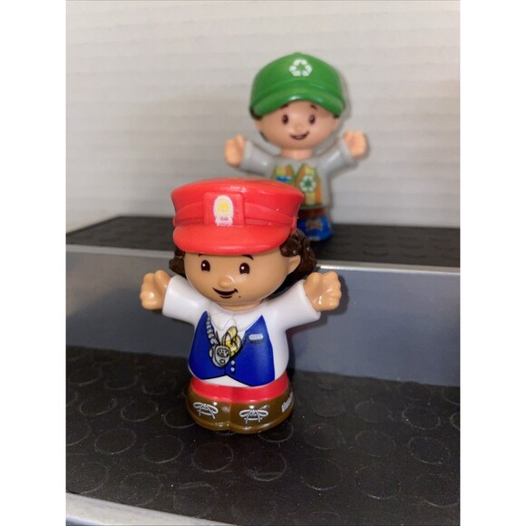 Fisher Price Little People Mixed Lot of 9 Figures - Workers Helpers Jobs - Picture 3 of 9